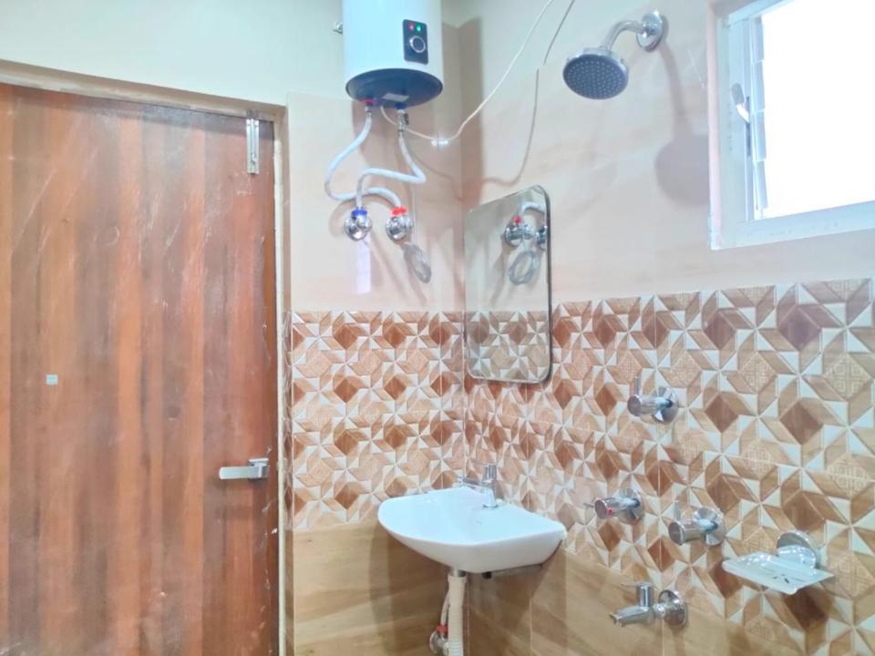 Hotel Vaishnavi Near Baba Dham Temple Deoghar Exteriör bild