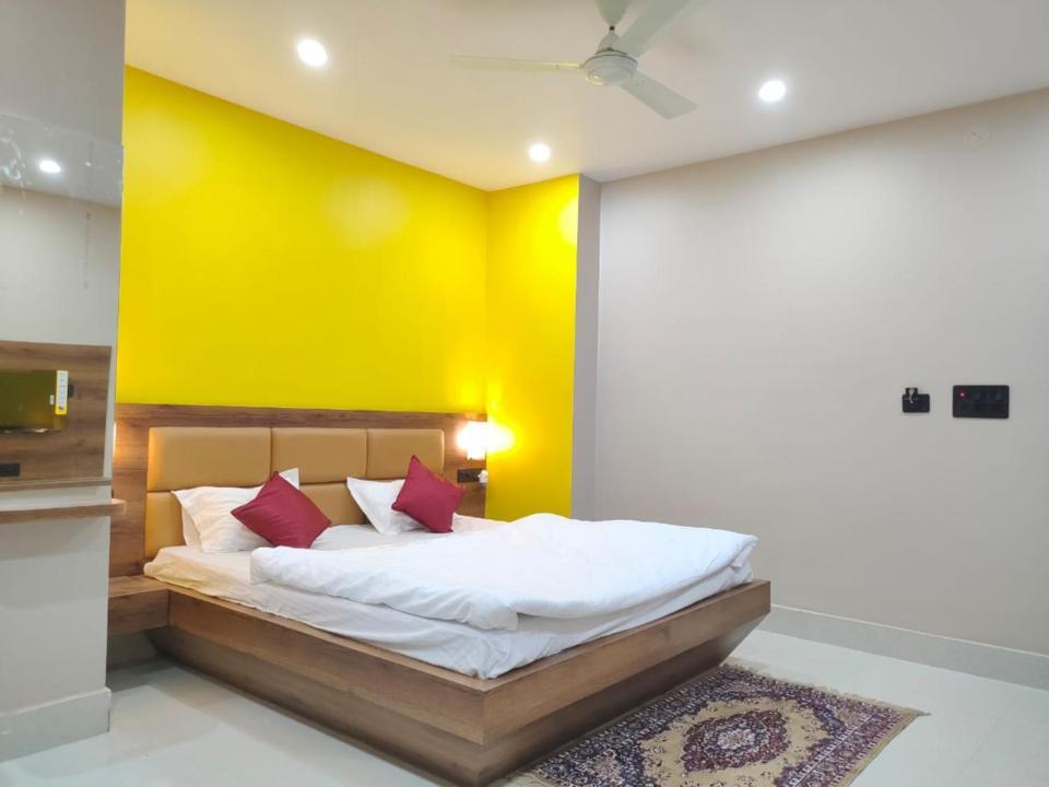 Hotel Vaishnavi Near Baba Dham Temple Deoghar Exteriör bild