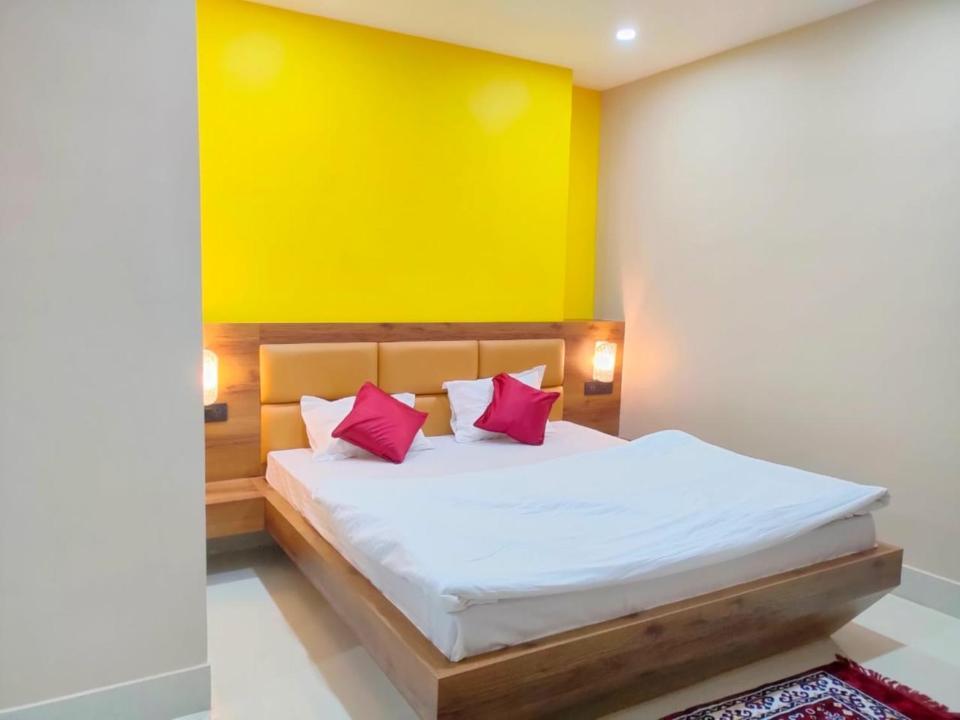 Hotel Vaishnavi Near Baba Dham Temple Deoghar Exteriör bild