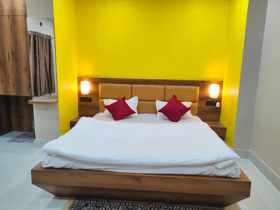 Hotel Vaishnavi Near Baba Dham Temple Deoghar Exteriör bild
