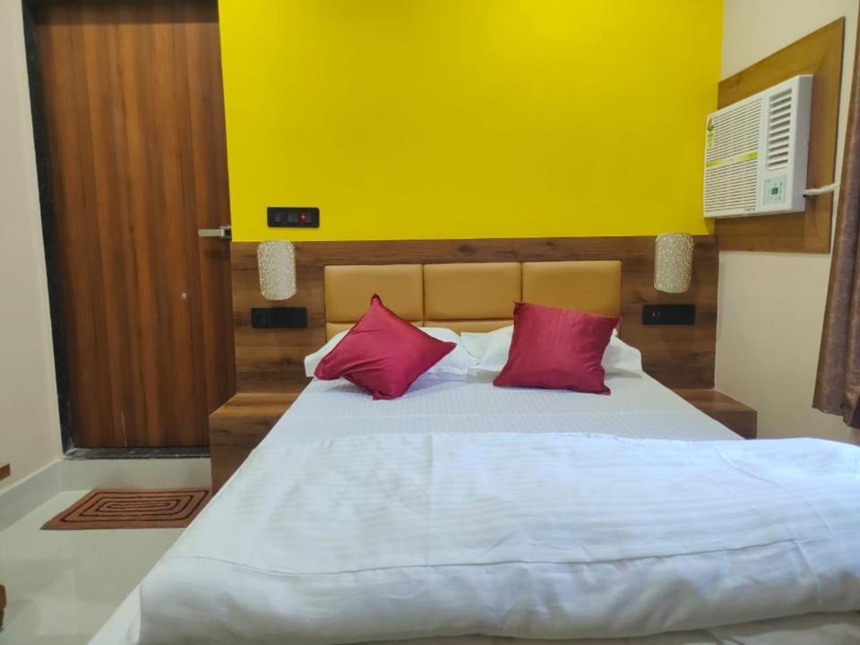 Hotel Vaishnavi Near Baba Dham Temple Deoghar Exteriör bild